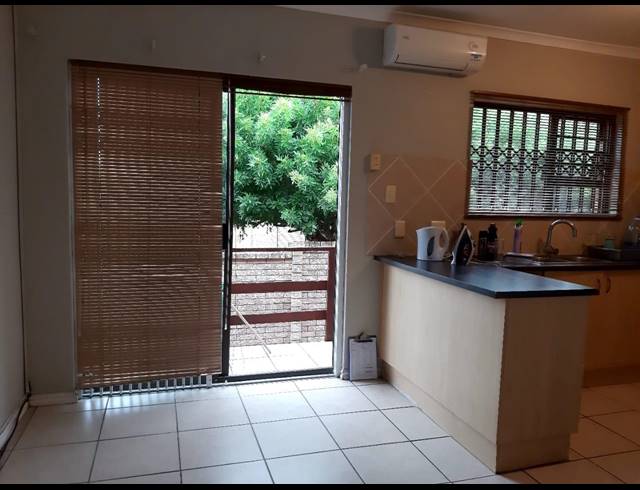 3 BEDROOM TOWNHOUSE RENTED IN SHERWOOD